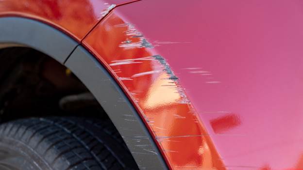 خودرویی که نیاز به لیسه گیری دارد