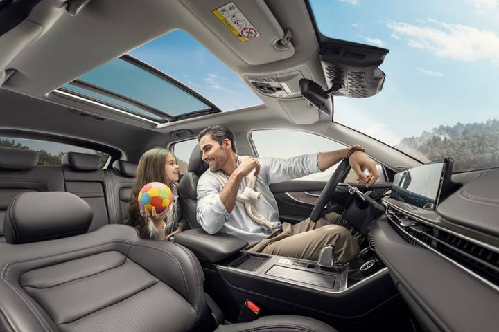 ایکس ۷۷، بزرگترین شاسیبلند خانوادگی امویام به زودی وارد بازار میشود