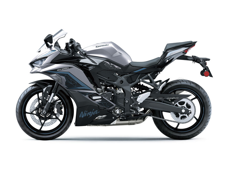 چرا کاوازاکی نینجا «ZX-25R» یک غول پلاک ملی است؟