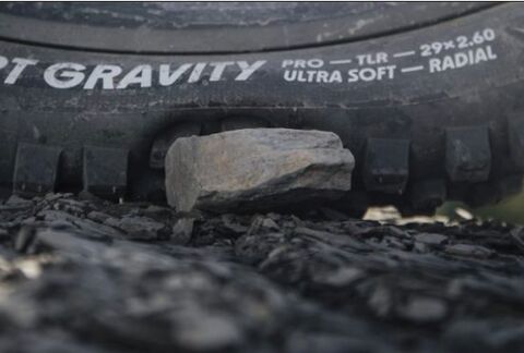 تایرهای رادیال از چه ساختاری بهره میبرند؟ image-20250629122343-1.png