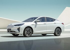 آغاز فروش اقساطی خودروی برقی کی‌ام‌سی EJ7+ با تخفیف نقدی ویژه در تیرماه