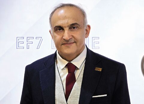 بابک کریمخان
