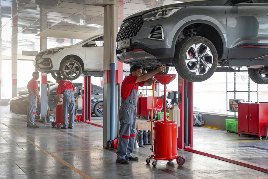 خدمت رسانی بدون وقفه مدیران خودرو به مشتریان پس از چالشهای اخیر