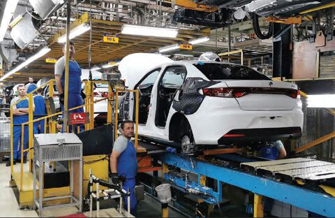 کمر خم صنعت خودرو زیر بار تورم