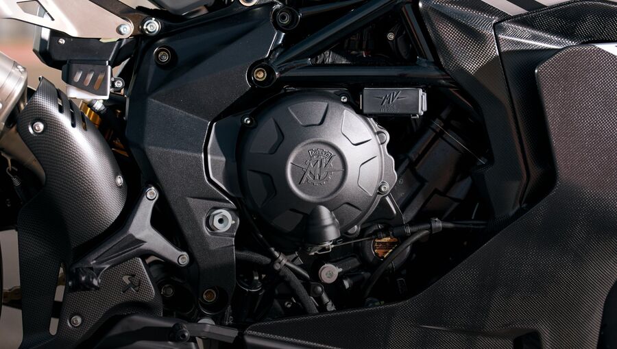 چرا «ام وی آگوستا» در لیست بهترین موتورسیکلتهای سال قرار دارد؟