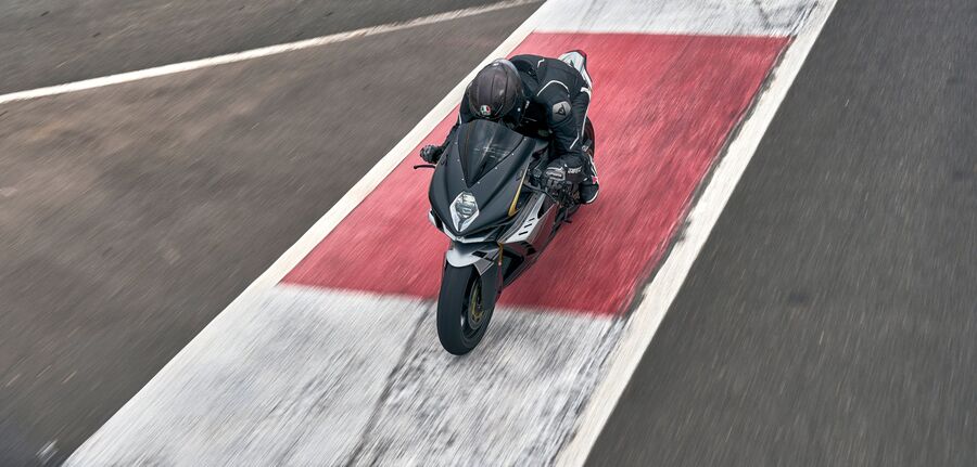 چرا «ام وی آگوستا» در لیست بهترین موتورسیکلتهای سال قرار دارد؟