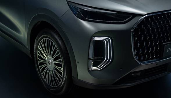 اوج شکوه و نوآوری در یک شاسی بلند؛ اف 9 تمامچرخ محرک، پرچمدار برند فونیکس