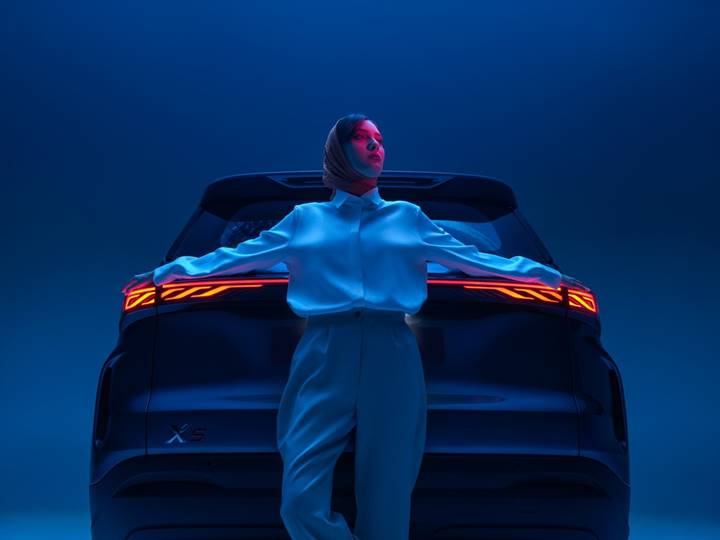 امویام X۵، همراهی برای ماجراجوییهای بدون مرز