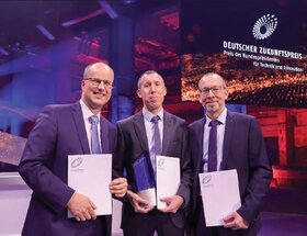 داف، بوش و کیاموتورز، برندگان جایزه بزرگ خودروهای کاروتجاری شدند