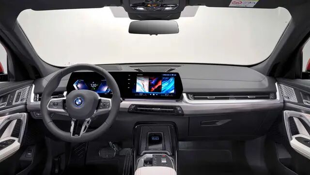 مقایسه دو مدل ب‌ام‌و «X۲ ۲۵i» و «X۲ ۱۸i» تویین‌پاور توربو با حجم موتور ۲ لیتری و ۱.۵ لیتری