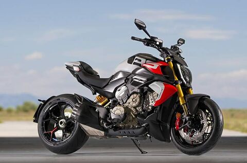 دیاول V4 RS