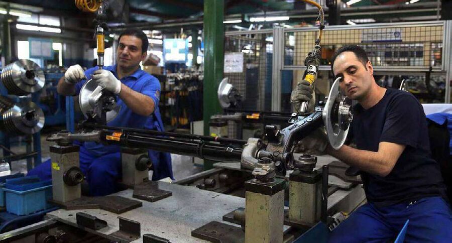 استمرار فعالیت خطوط تولید در سایه محدودیت‌های مرزی