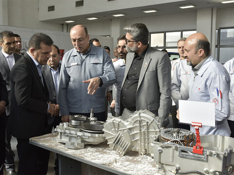 بازدید معاون علمی رئیس‌جمهوری از گروه خودروسازی سایپا